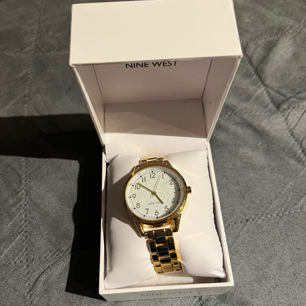 Brand New Nine West gold watch NWT